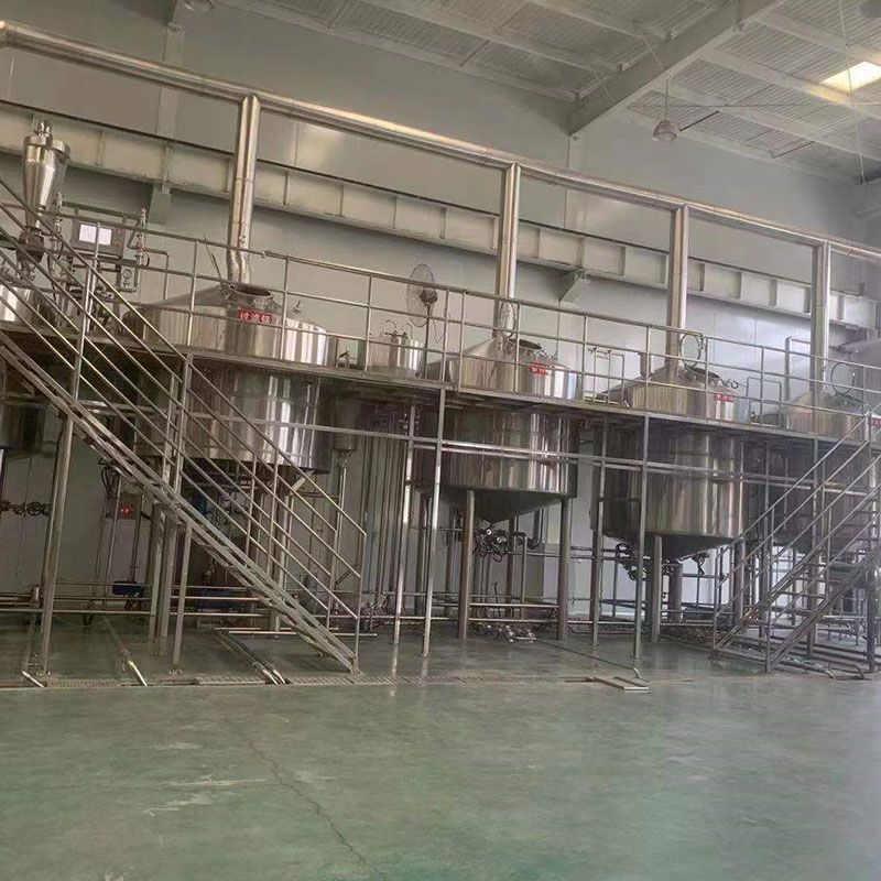 城西精酿啤酒设备厂—平面布置、设备设计、制造、调试、培训等一条龙服务_COPY